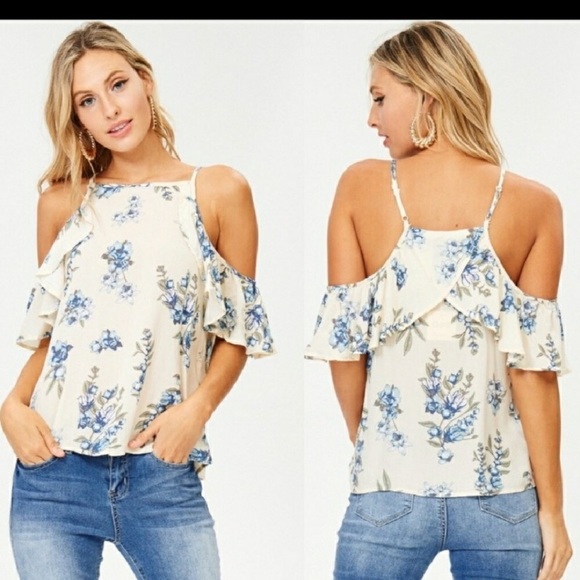 Tops - 💕Stunning Exposed Shoulder Floral Top!